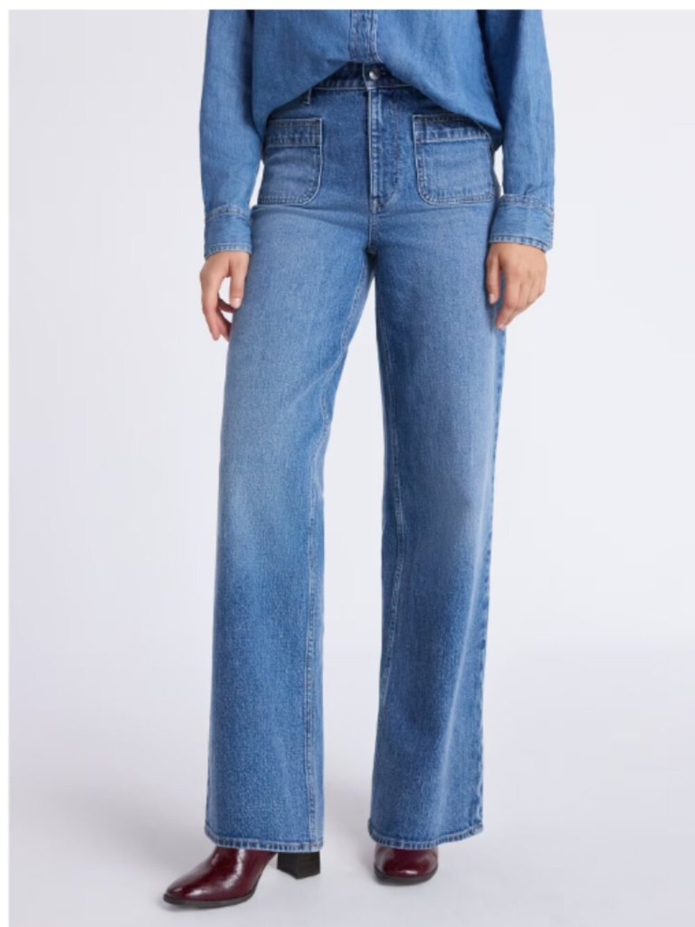 Free Assembly Wide Leg Jeans with Patch Pockets with 32" Inseam Size 10 NWT